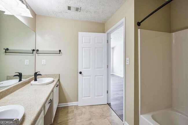 Building Photo - 1371 Keys Crossing Dr NE