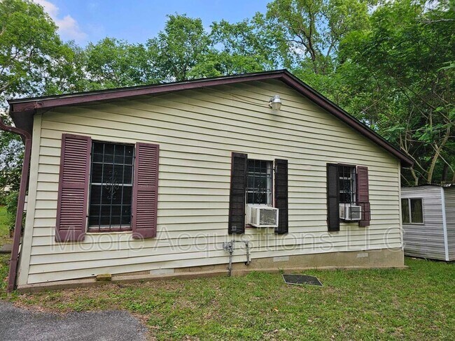 Building Photo - 1506 El Paso St