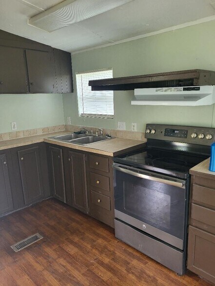 Building Photo - 14402 SE 45th Pl
