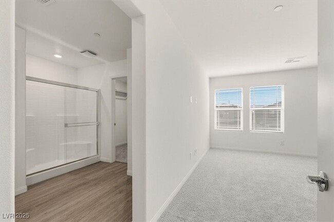 Building Photo - 502 Red Lovebird Ave