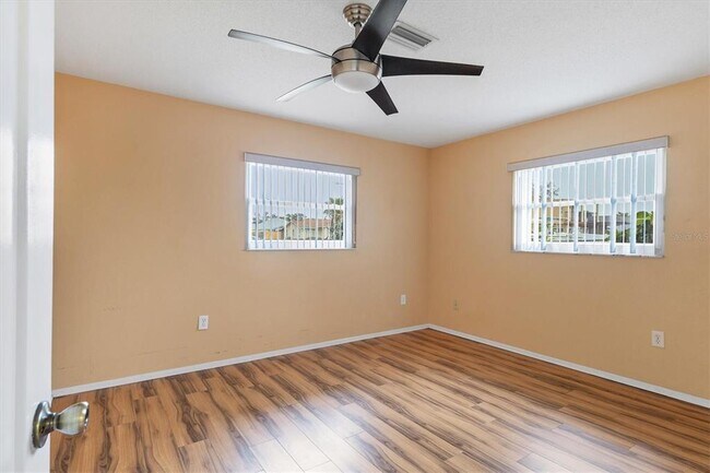 Building Photo - 5221 Lemon Bay Dr