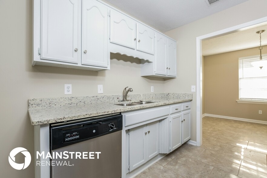 Building Photo - 200 Oakmont Dr