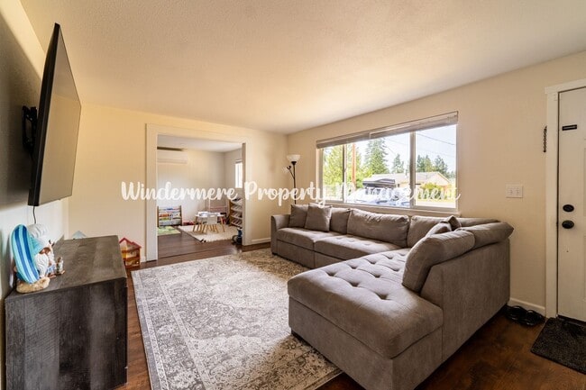 Building Photo - 11731 Gable Ave SW