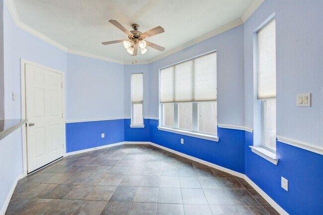 Building Photo - 5411 Kiam St