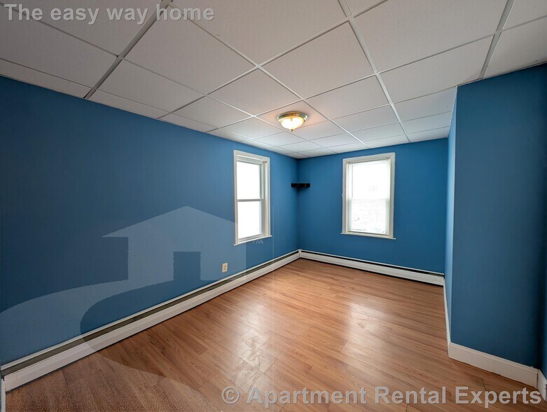 Building Photo - 9 Lowell Terrace