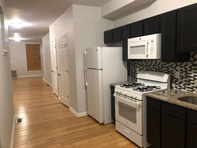 Building Photo - Approved 2 or 3 Bedroom Voucher 1.5 Bathroom