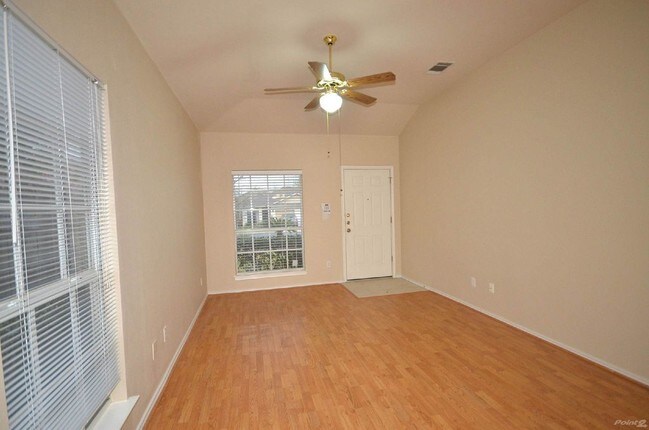 Building Photo - 12303 Abney Dr