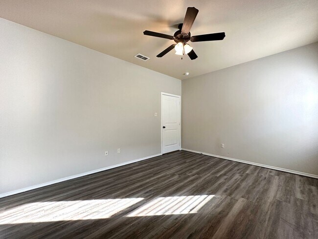 Building Photo - 3 bed 2 bath 2 car garage - Cooper ISD