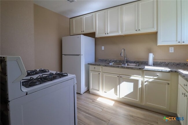 Building Photo - 1108 Culp Ave