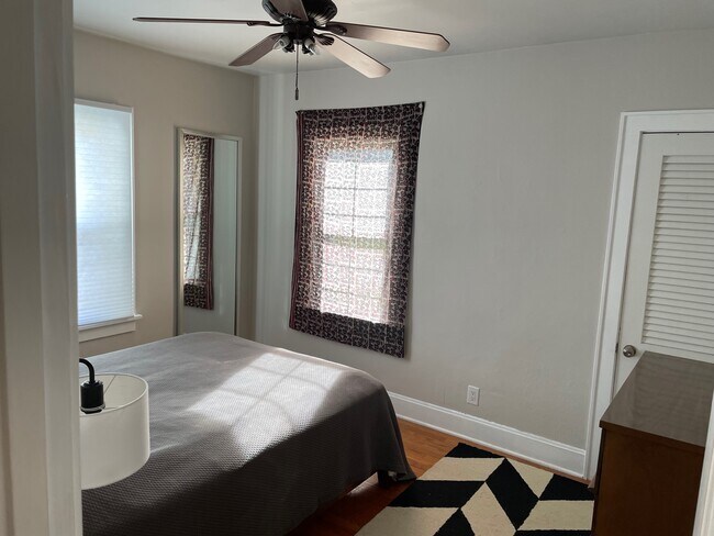 Bedroom. - 826 Hall St