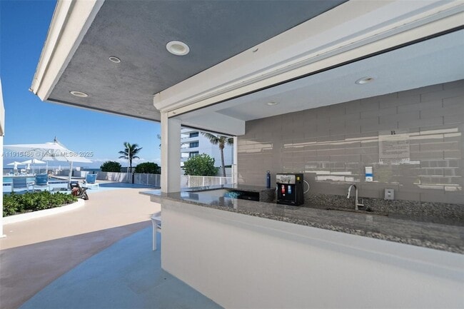 Building Photo - 3546 S Ocean Blvd