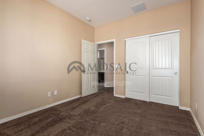 Building Photo - 7510 S 27th Way