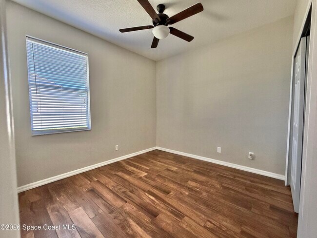 Building Photo - 1453 Santa Anna St SE