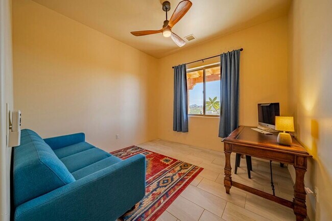 Building Photo - 335 Latigo Way