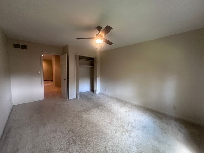 Building Photo - 1002 Juniper Springs Dr