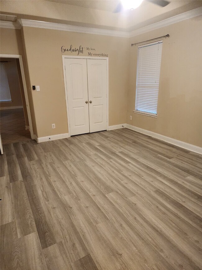 Building Photo - 8119 Sweet Gardens Ct