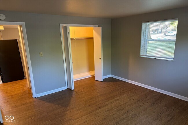 Building Photo - 4835 N Bolton Ave