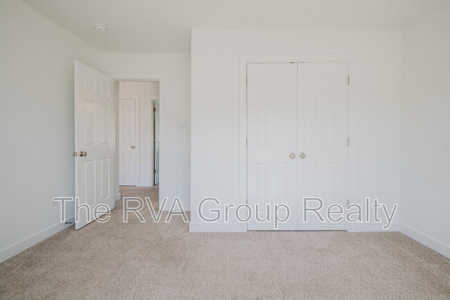 Building Photo - 4900 Lofton Dr