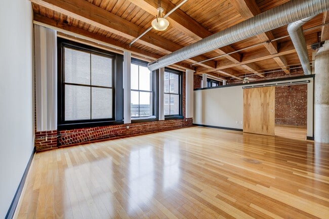 Building Photo - 1113 Washington Ave