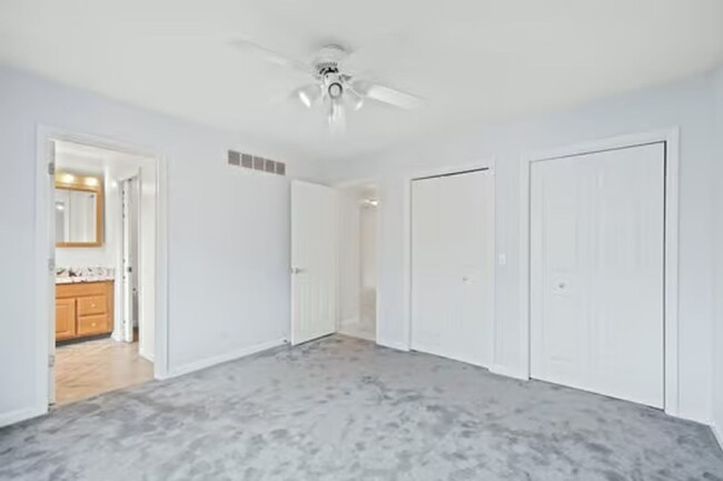 Building Photo - Silverton- Meticulous 4+ bedroom, 5ba, 2 car
