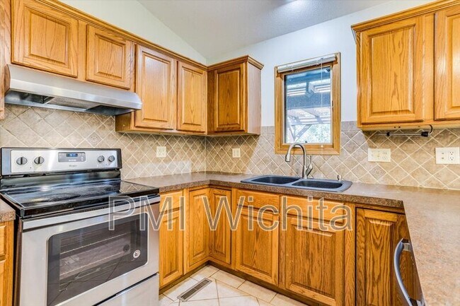 Building Photo - 3607 N Athenian St