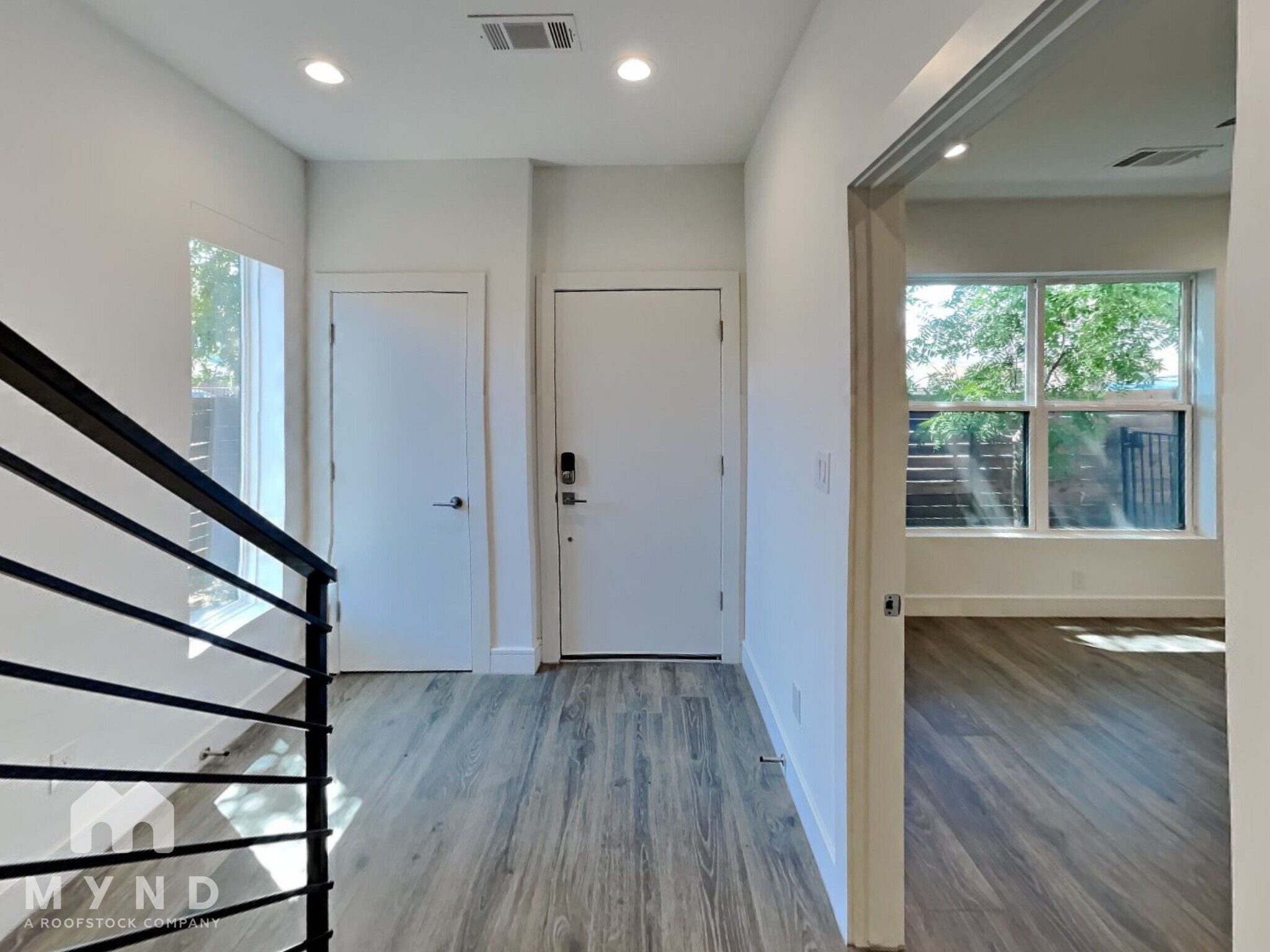 Building Photo - 3880 Munger Ave