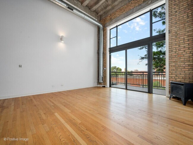 Building Photo - 2545 S Dearborn St