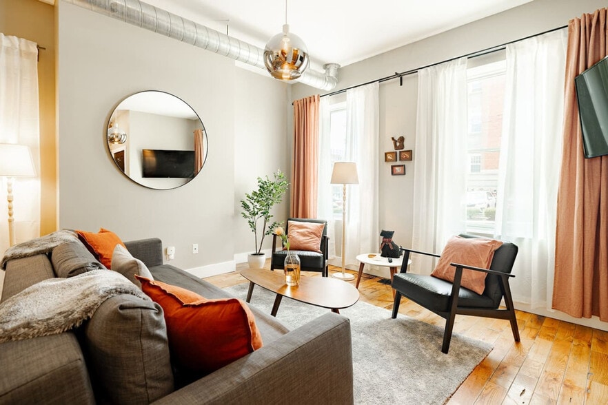 Building Photo - 1304 Broadway-SI ID1056129P