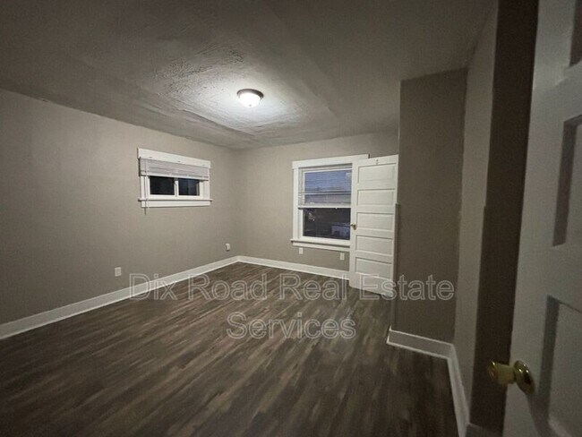 Building Photo - 1025 Richmond Ave