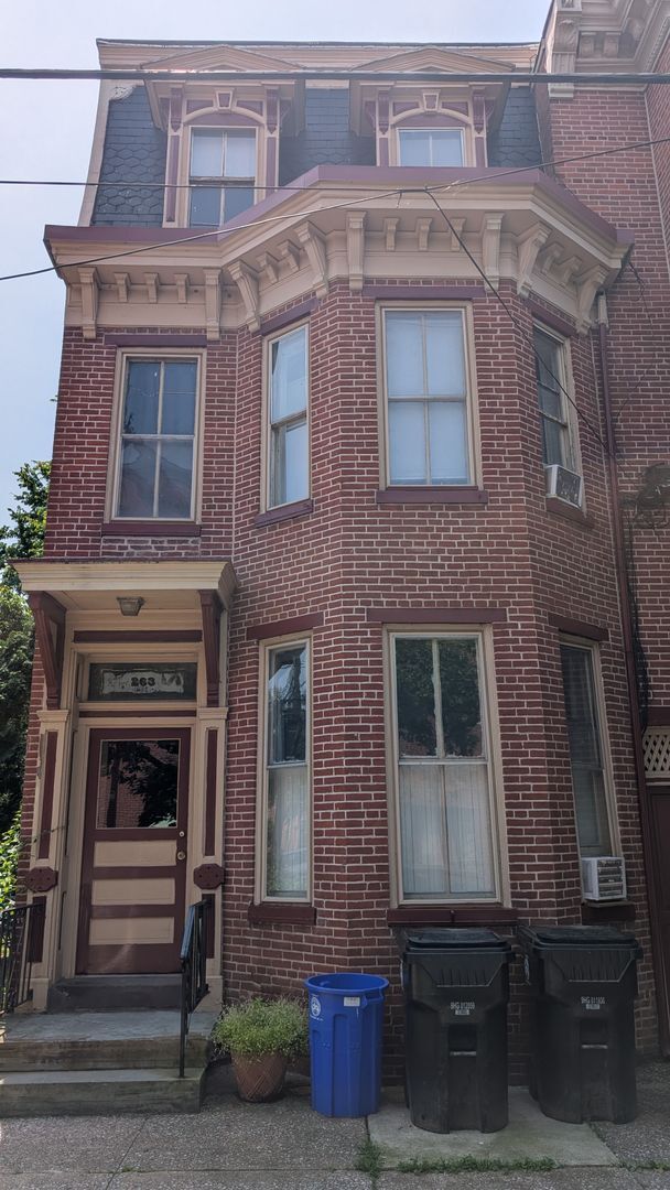 Building Photo - Boas Street Commons