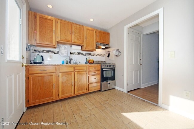 Building Photo - 16 Oldfield Pl
