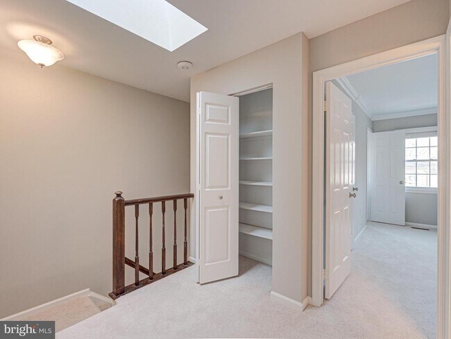 Building Photo - 10332 Mockingbird Pond Ct