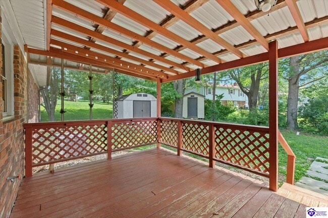 Building Photo - 401 Embry Villa Dr