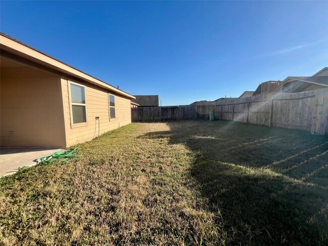 Building Photo - 6015 Lilly Belle St