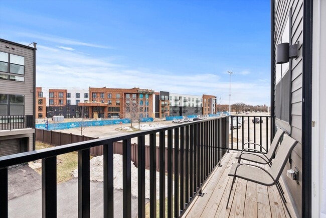 Building Photo - 343 Summit Cir