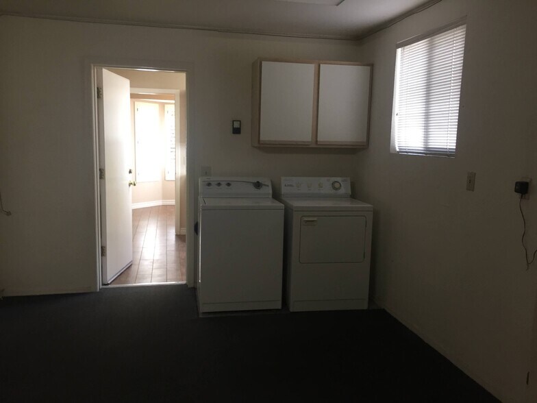 Building Photo - 9109 Grayling Dr