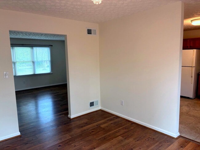 Building Photo - 111 Everette Pl