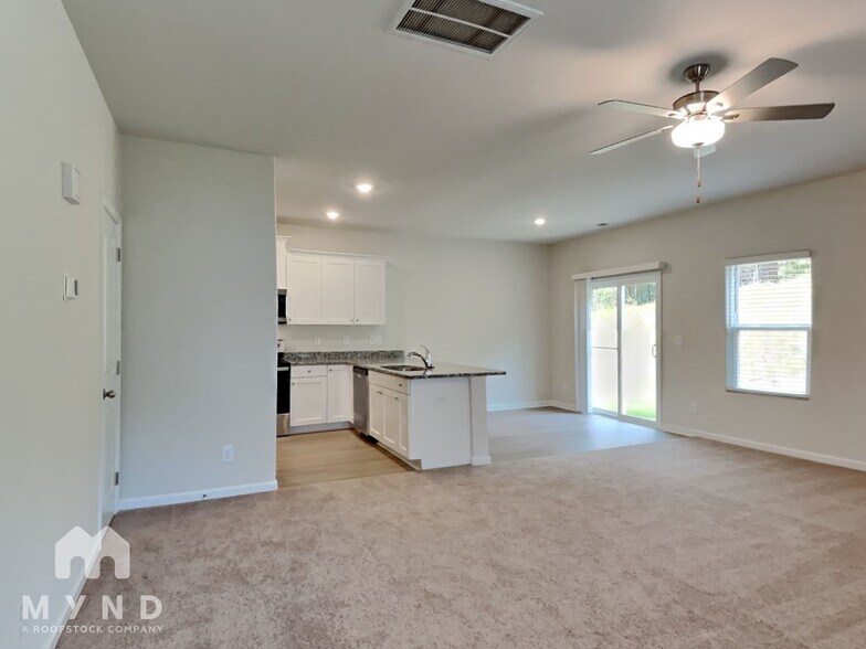 Building Photo - 302 Ivy Bank Dr