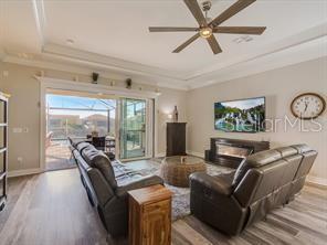 Building Photo - 714 16th Ave E