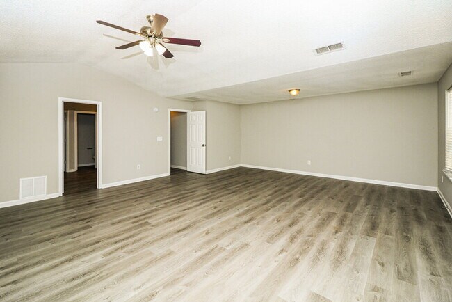 Building Photo - 852 Cascade Crossing