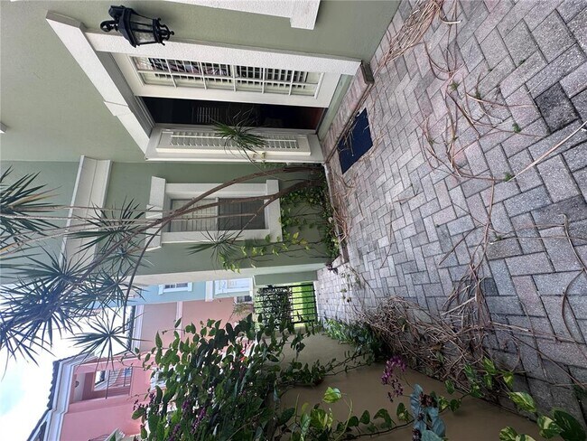 Building Photo - 2303 Kensington Gdns Ln