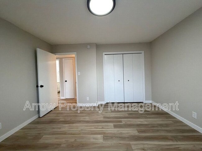 Building Photo - 320 Lincoln St