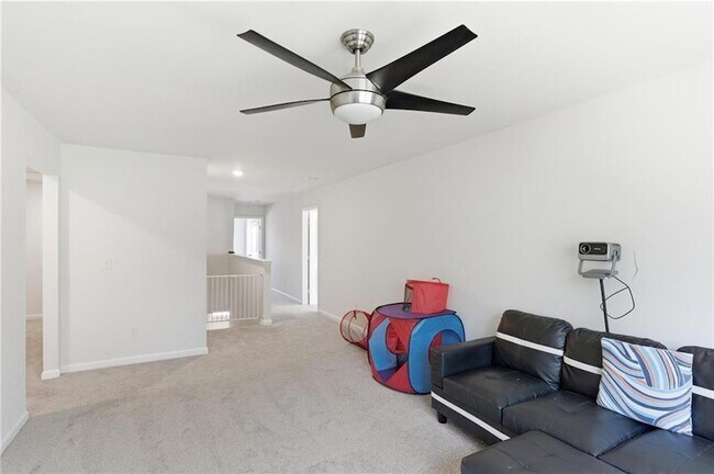 Building Photo - 296 Maple Brook Dr