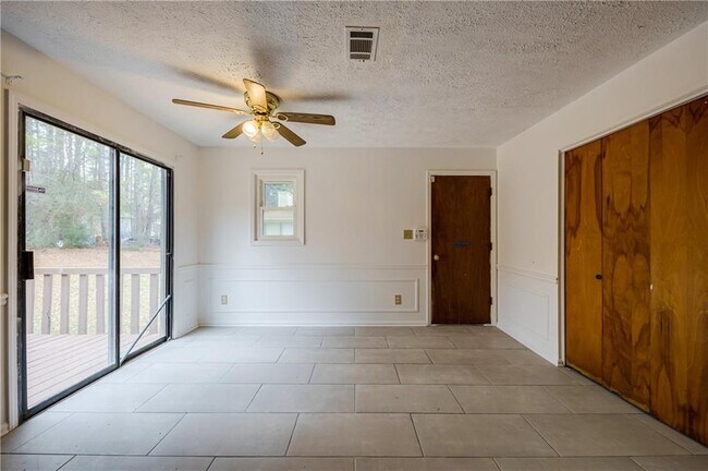 Building Photo - 805 Arbor Hill Dr