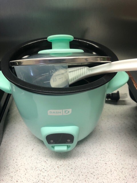 Mini rice-cooker - 639 Oak Ave