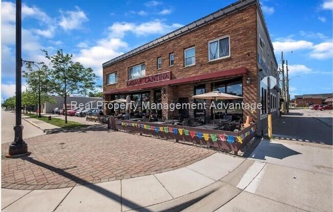 Building Photo - Fully Updated Two Bedroom with Contemporary Style and Comfort Throughout!