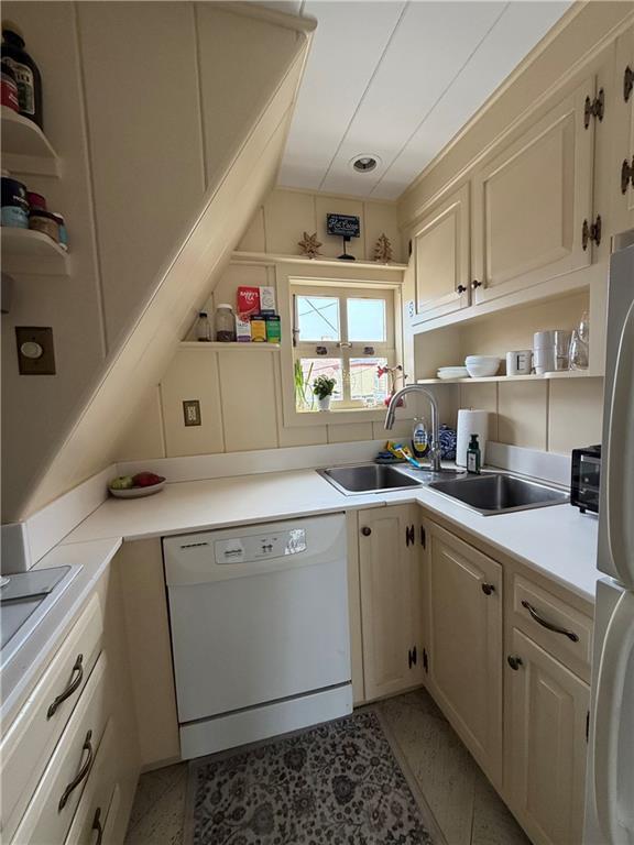 Building Photo - 107 John St