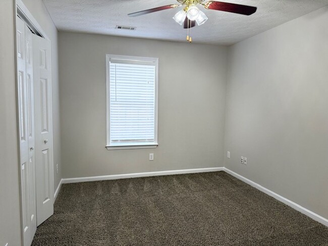 Building Photo - Beautiful 3 BR / 2 Bath Ranch in Hampton!