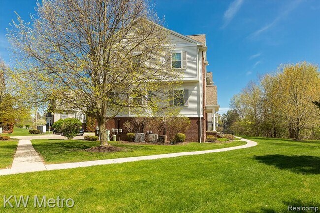 Building Photo - 788 Eagle Dr