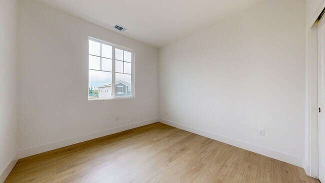 Building Photo - 2782 Sassy St